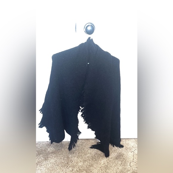 EUC Soia & Kyo Blanket Scarf - Picture 1 of 5